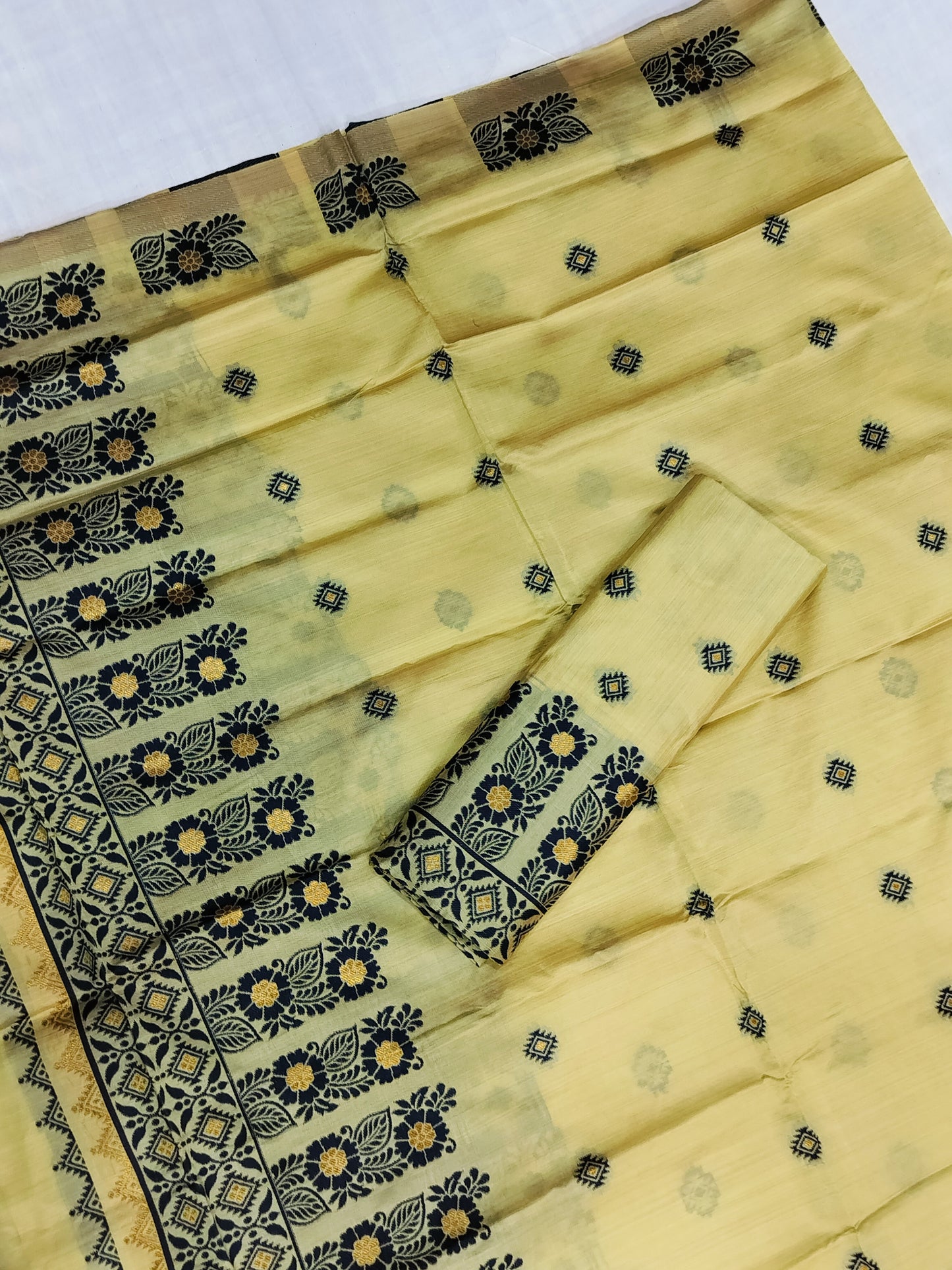 Women's Designer Cotton Mekhela Chador Embroidery With Fixed Pari in Yellow-Green